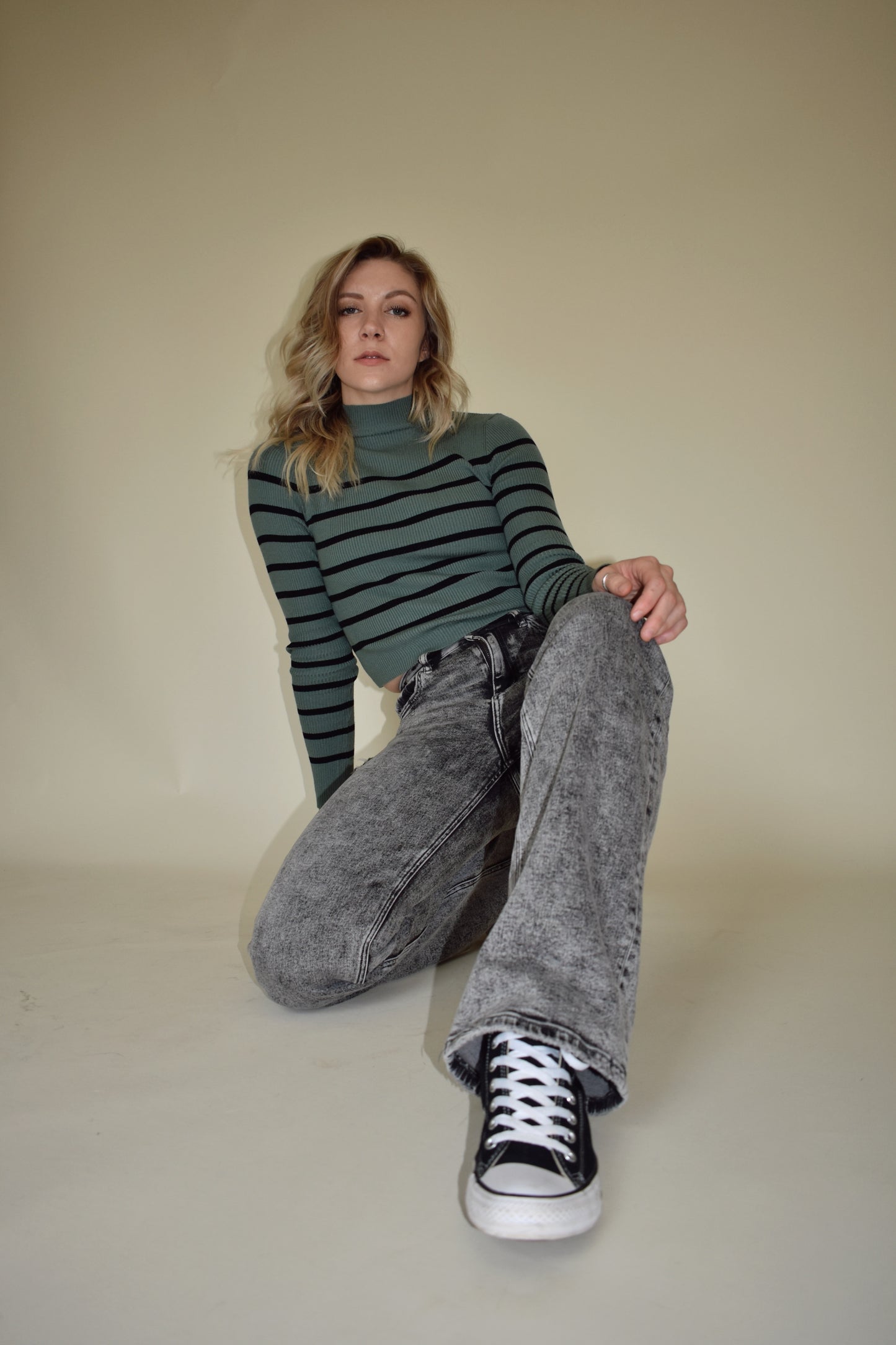 ribbed striped mock neck slightly cropped lightweight sweater in hunter green with black stripes