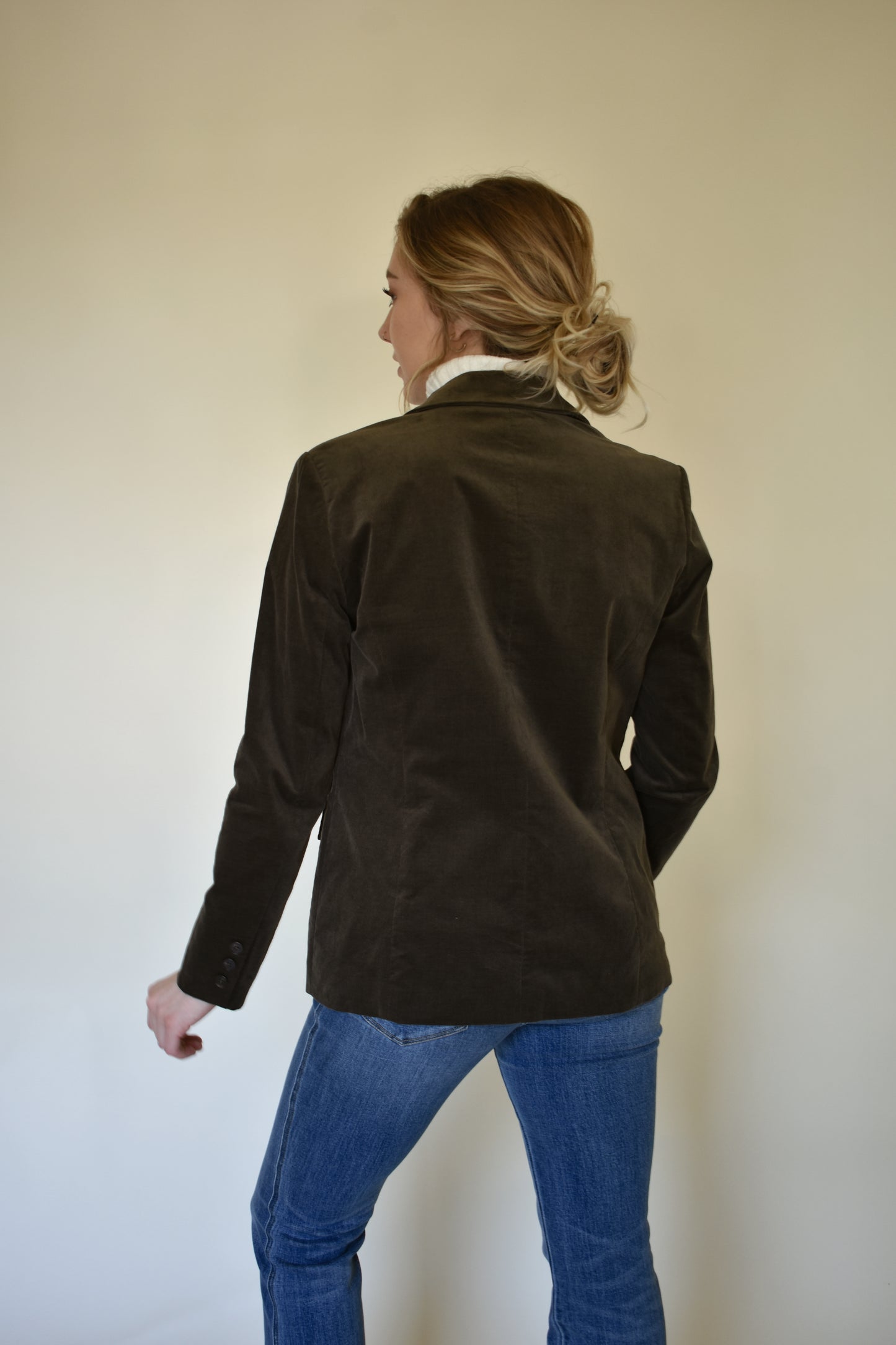 Corduroy dark olive blazer with front flap pockets. one button front closure. Straight fit.