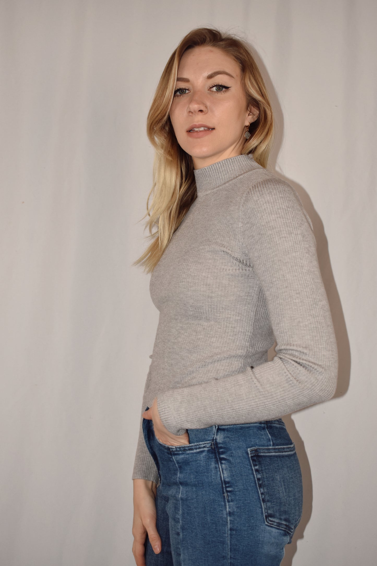 ribbed mock neck fitted long sleeve light sweater