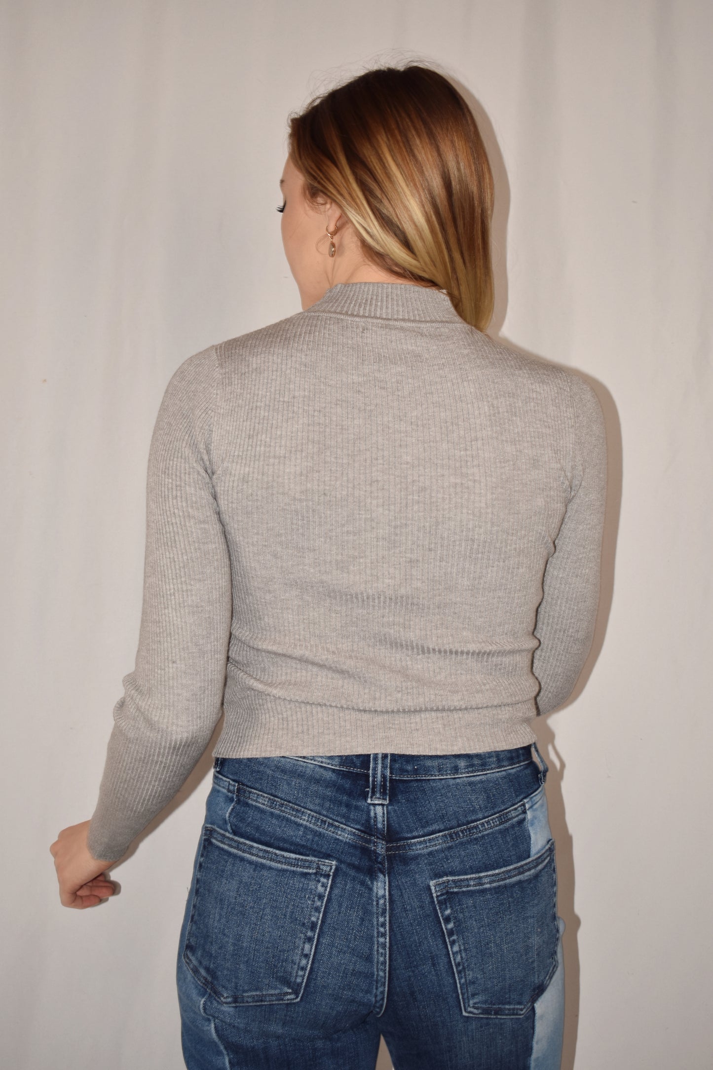ribbed mock neck fitted long sleeve light sweater