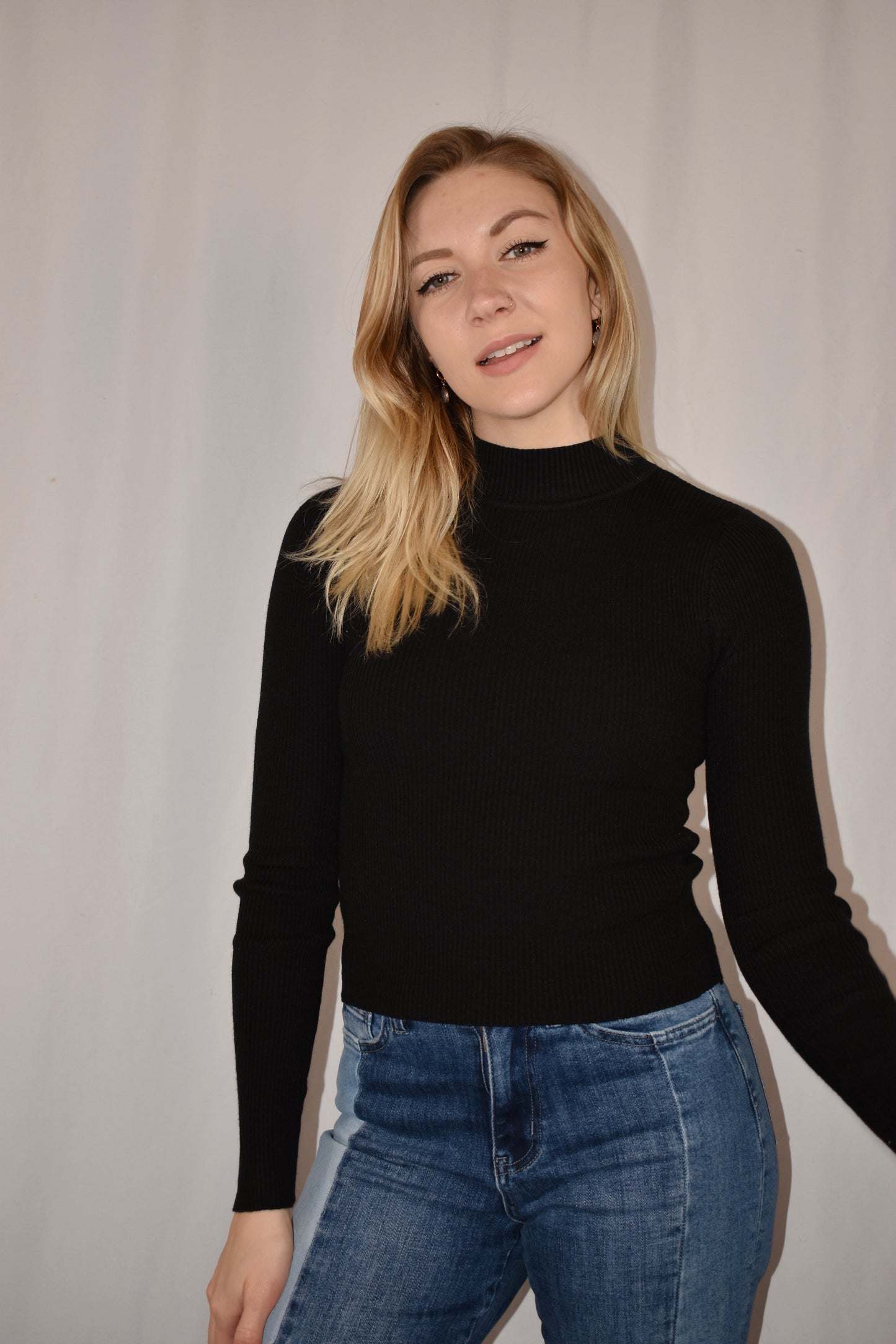 ribbed mock neck fitted long sleeve light sweater