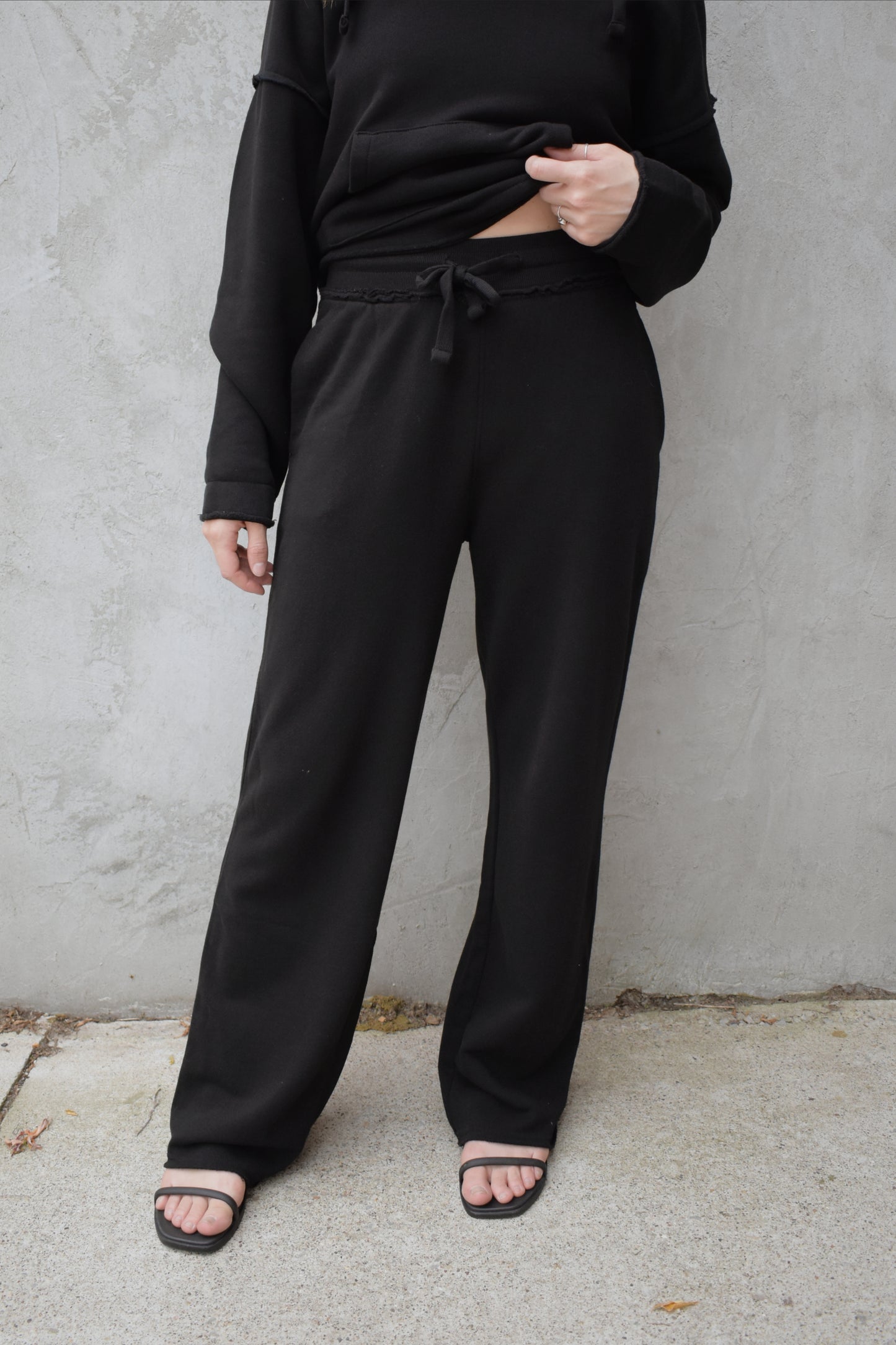 cotton fleece full length relaxed fit lounge sweatpants with pockets, high waisted with elastic waistband and drawstring