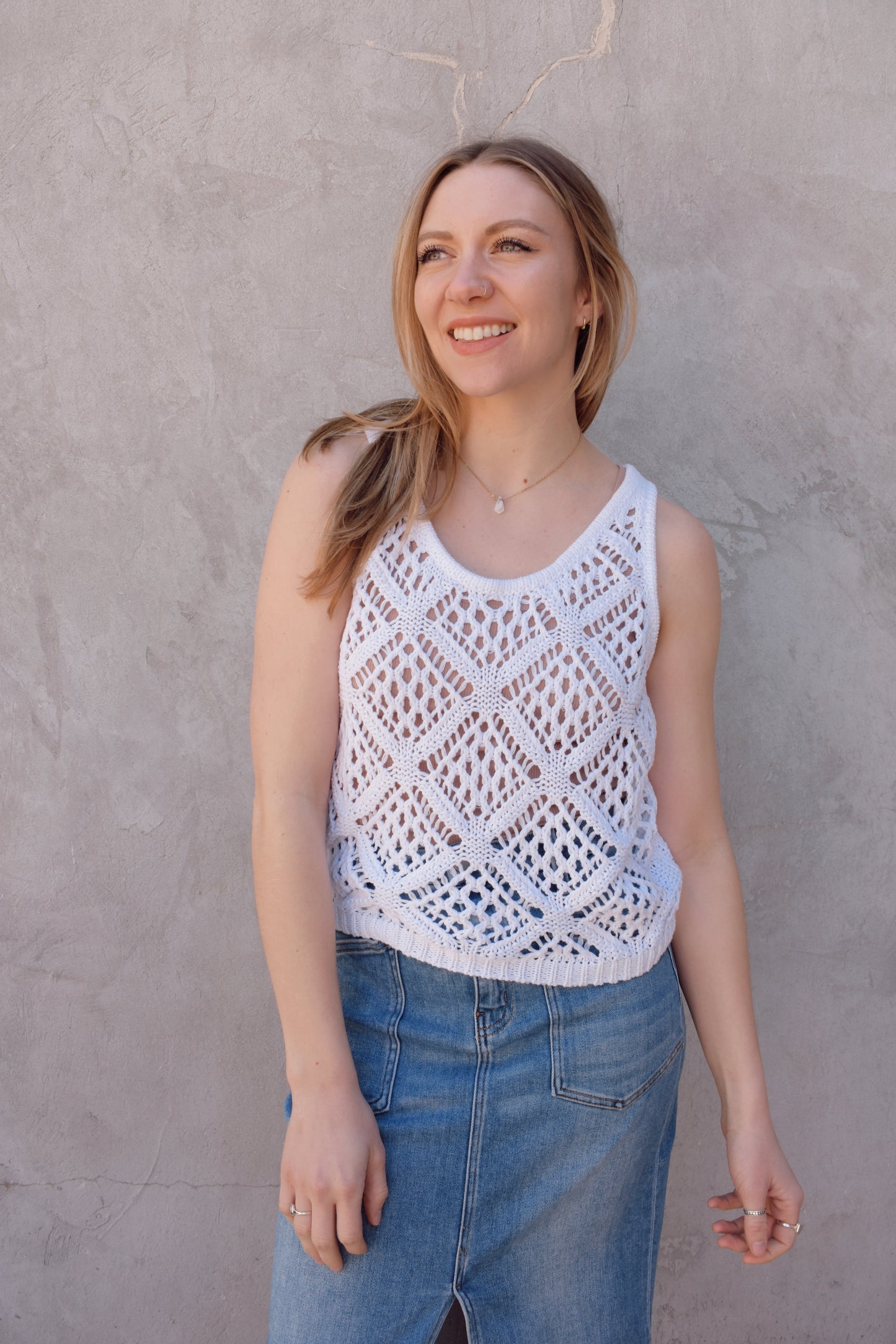 relaxed fit white diamond patterned crochet tank top scoop neckline