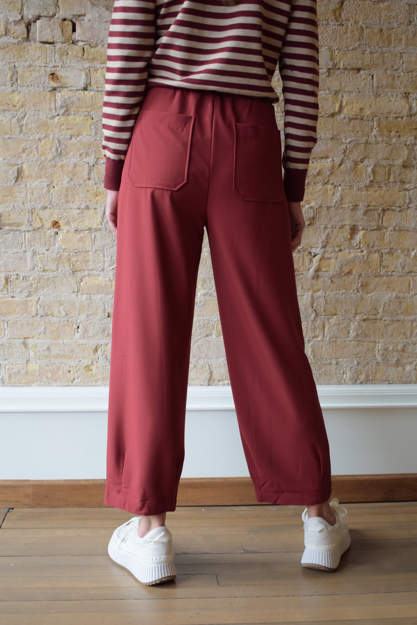 pleated barrel trousers