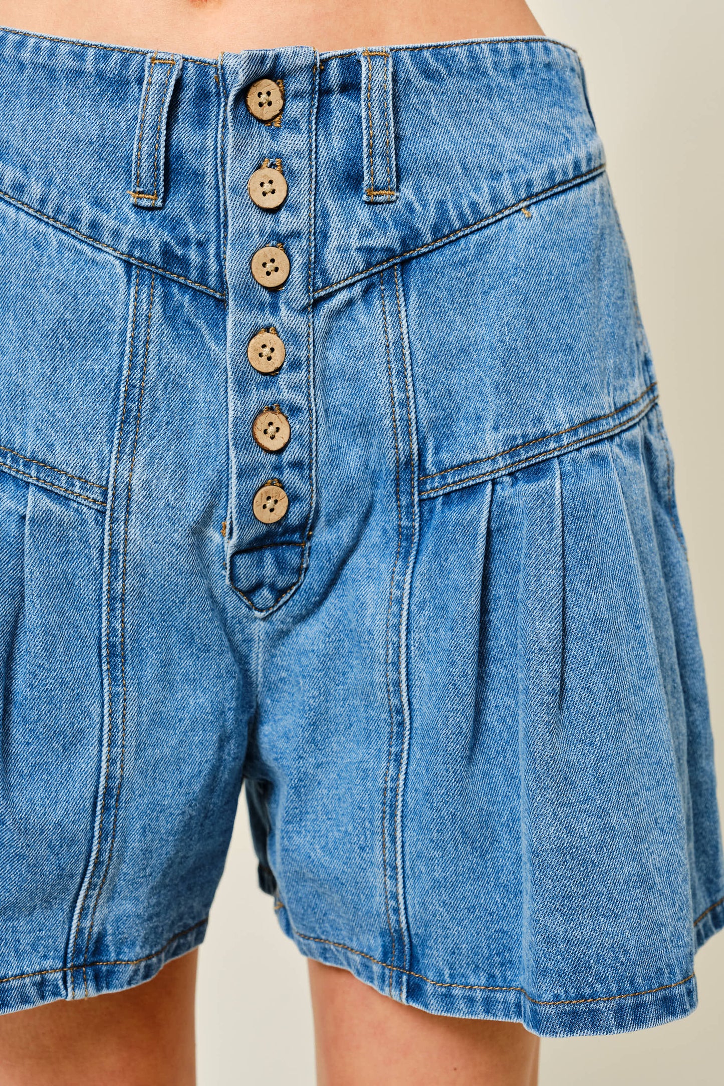 Aaron & Amber - AJP5498 PINTUCK DETAIL FLARE SHORTS