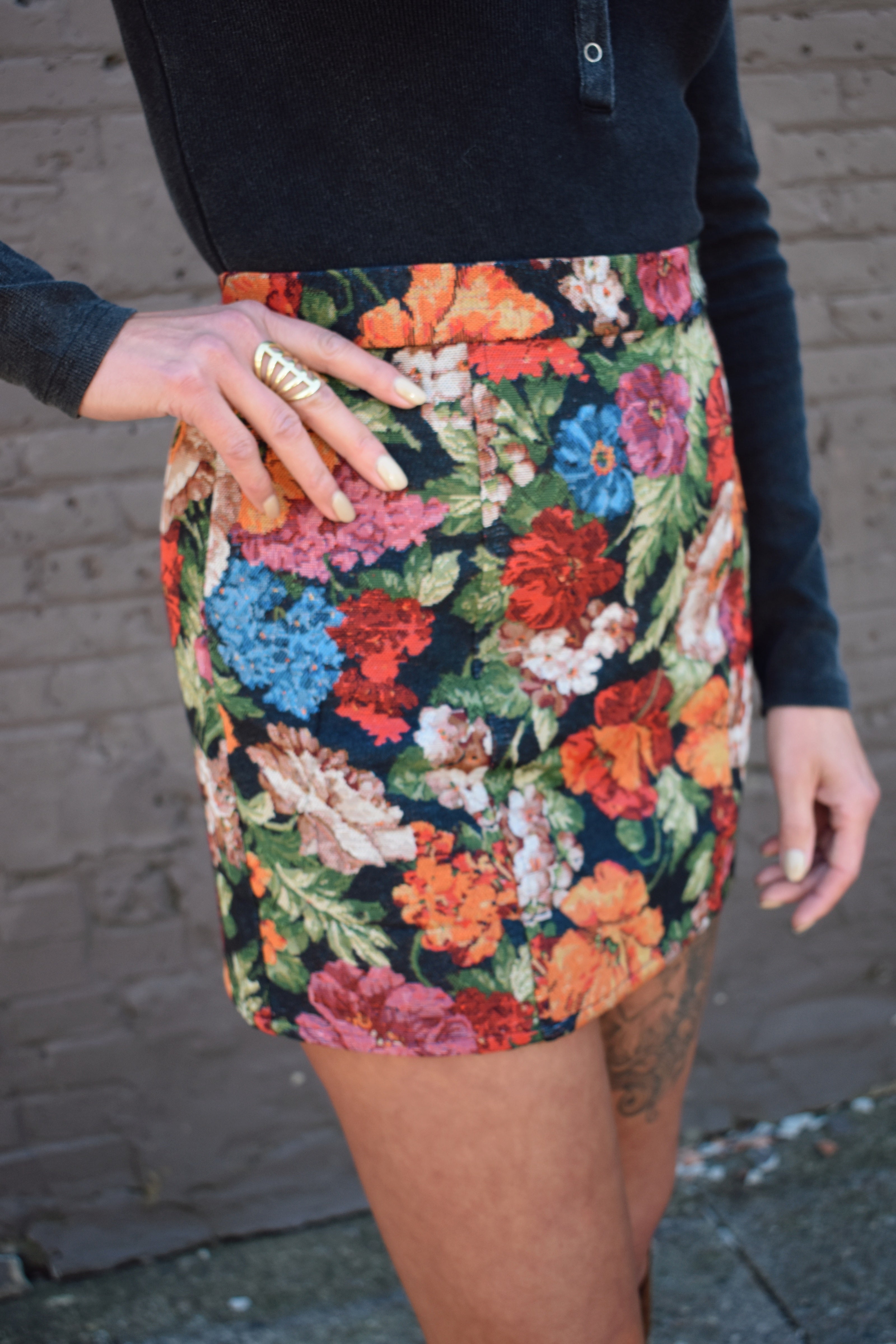 Floral tapestry shop pencil skirt