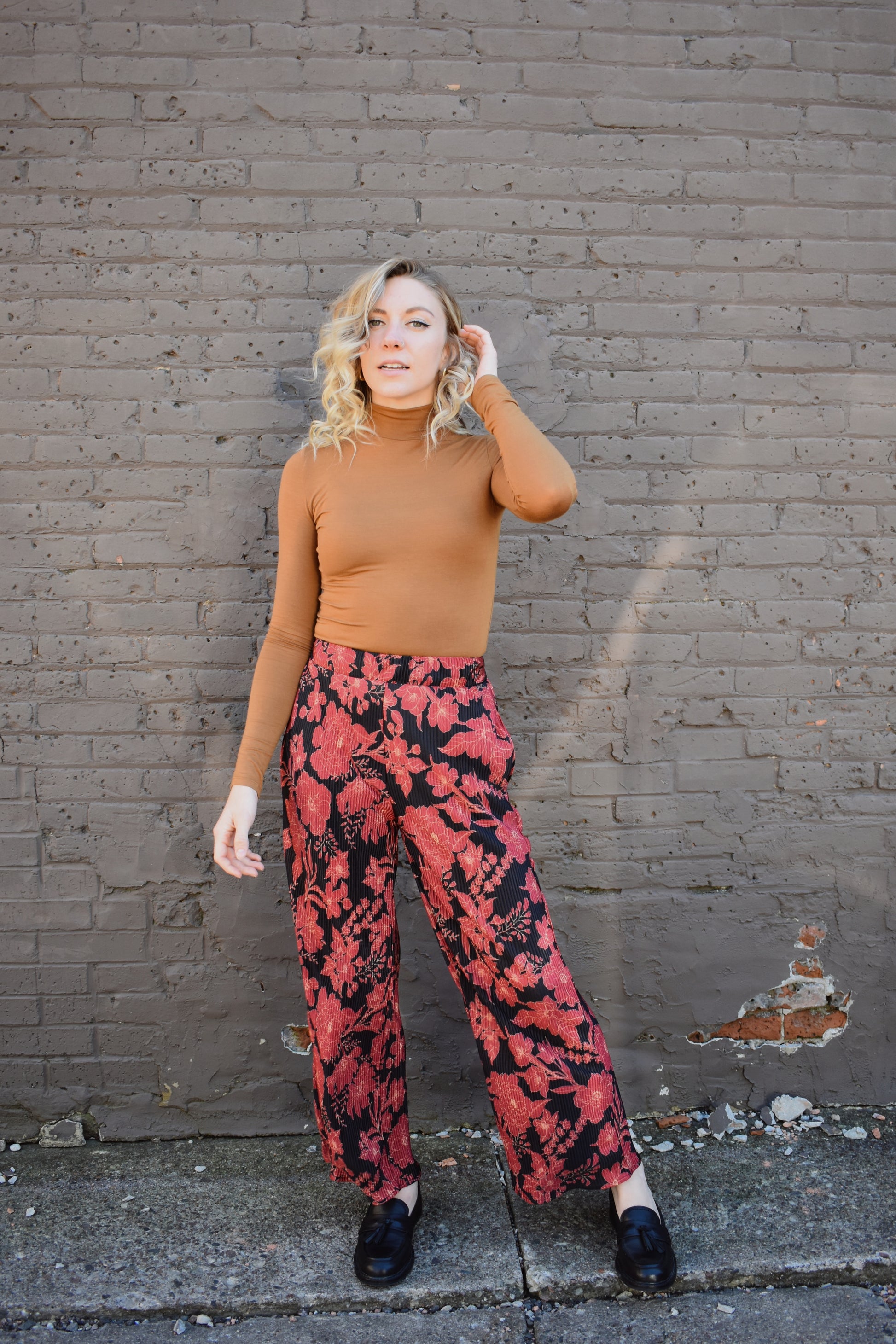 Pleated black, red and tan floral print cropped cami top (flowy) and high waisted wide leg pants set