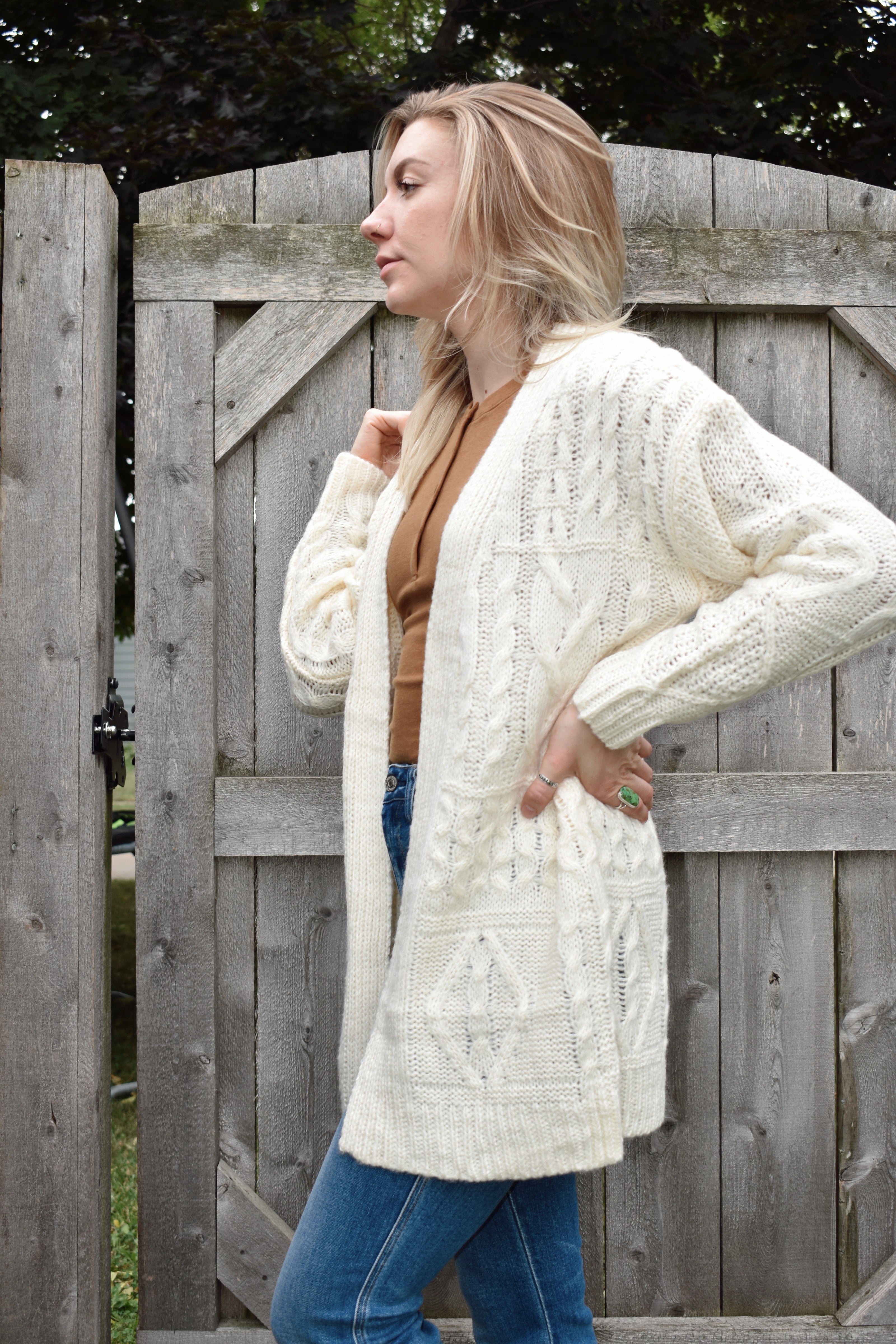 White cardigan with discount pockets