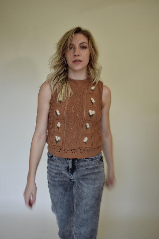 small flower embroidered knit sweater vest sleeveless crew neck waist length