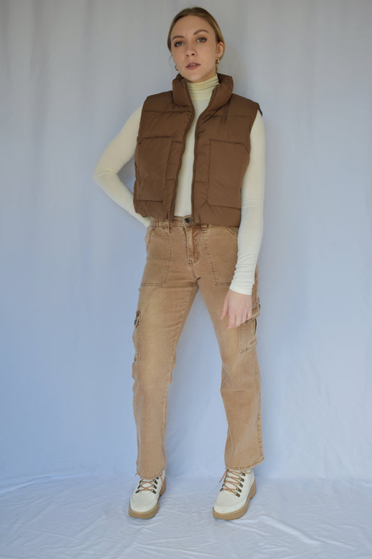 mocha cropped puffer vest with front pockets and front zip