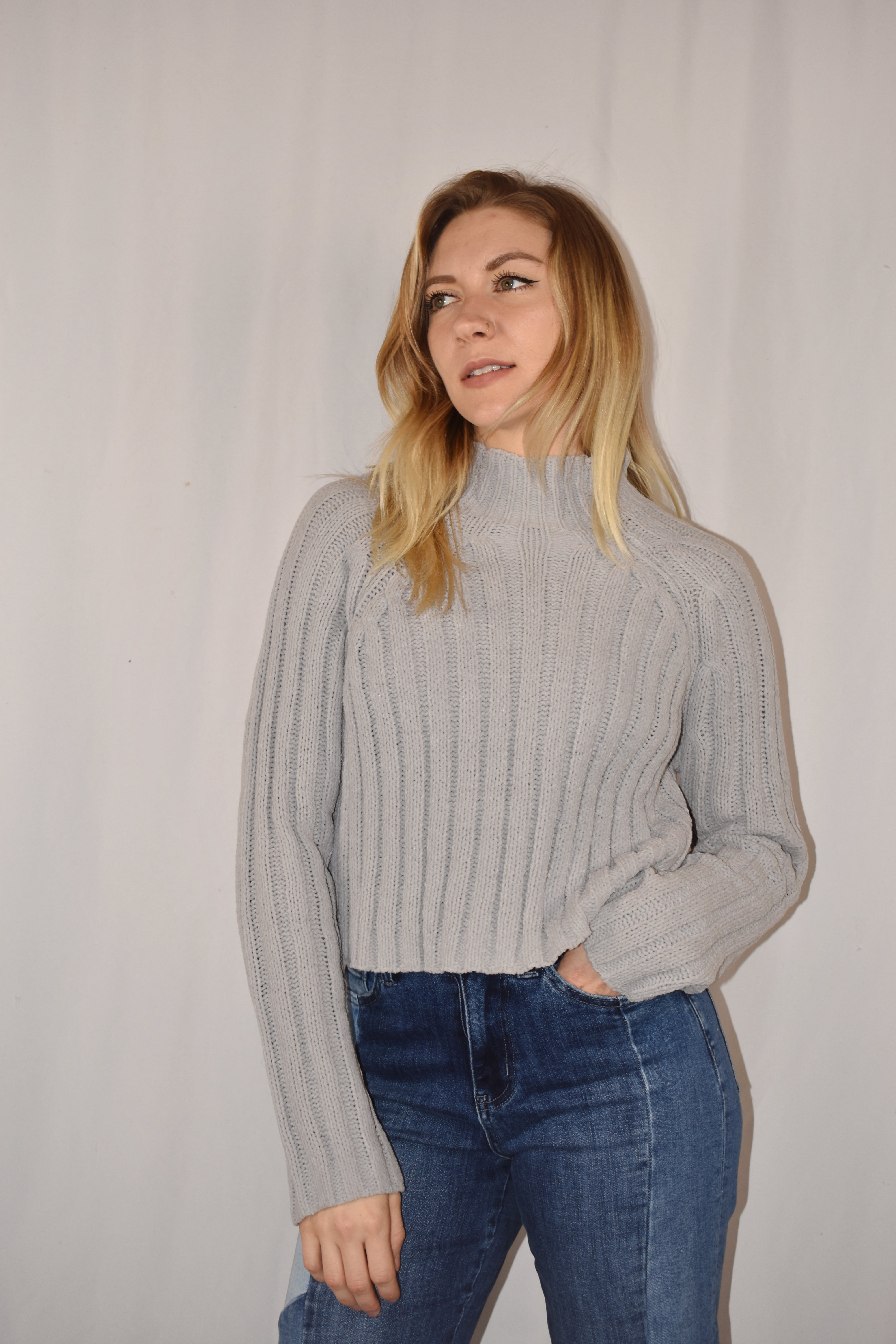 Wide mock neck outlet sweater