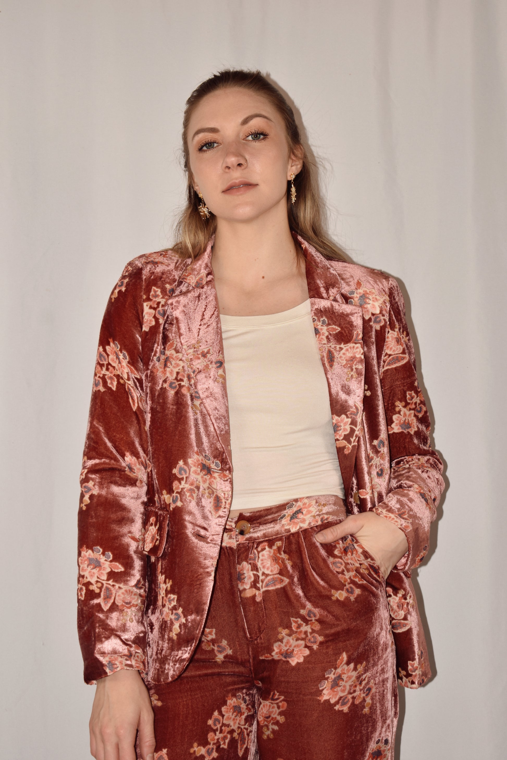 mauve floral velvet blazer with single button enclosure and full length