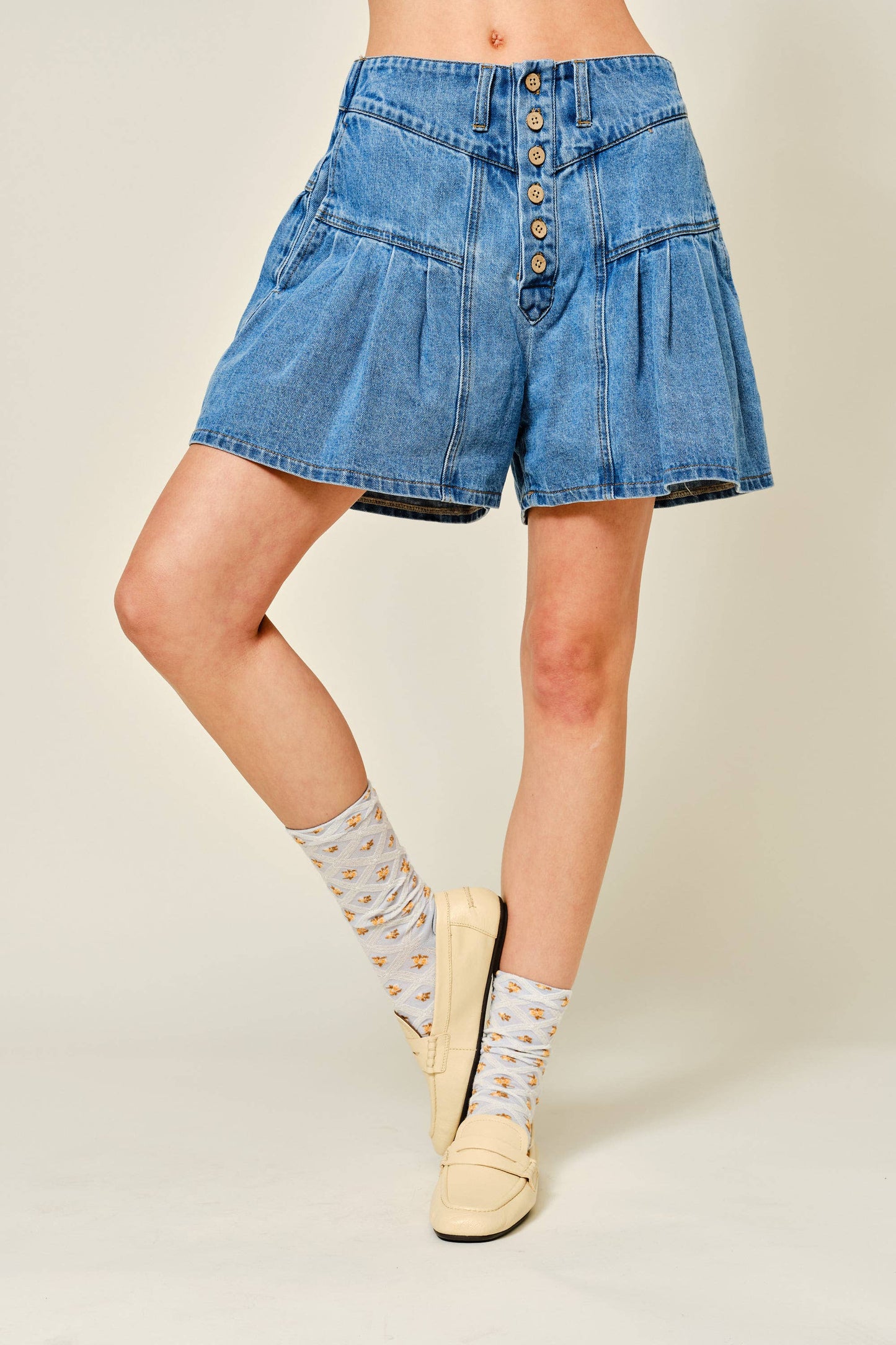 Aaron & Amber - AJP5498 PINTUCK DETAIL FLARE SHORTS