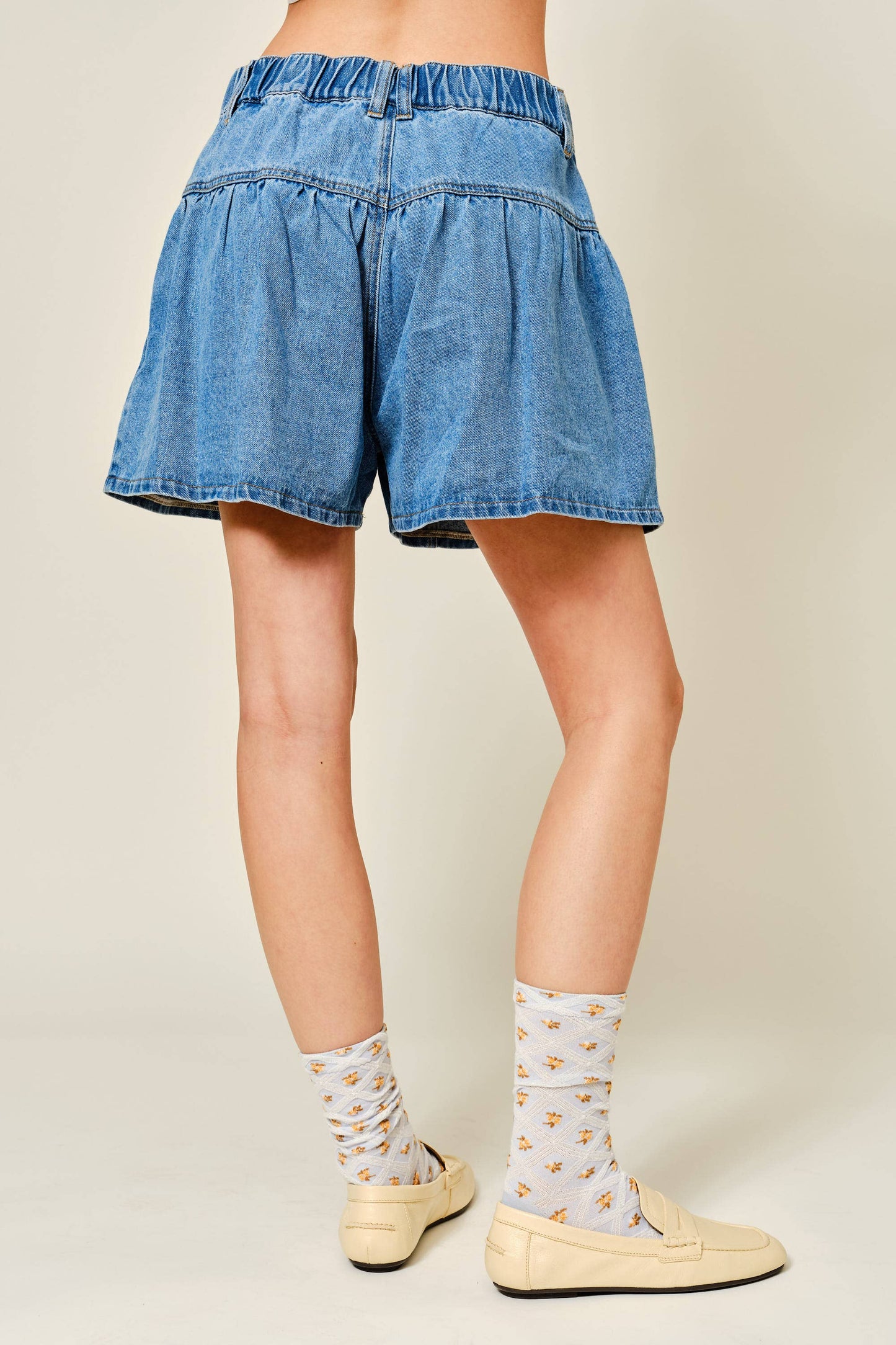 Aaron & Amber - AJP5498 PINTUCK DETAIL FLARE SHORTS
