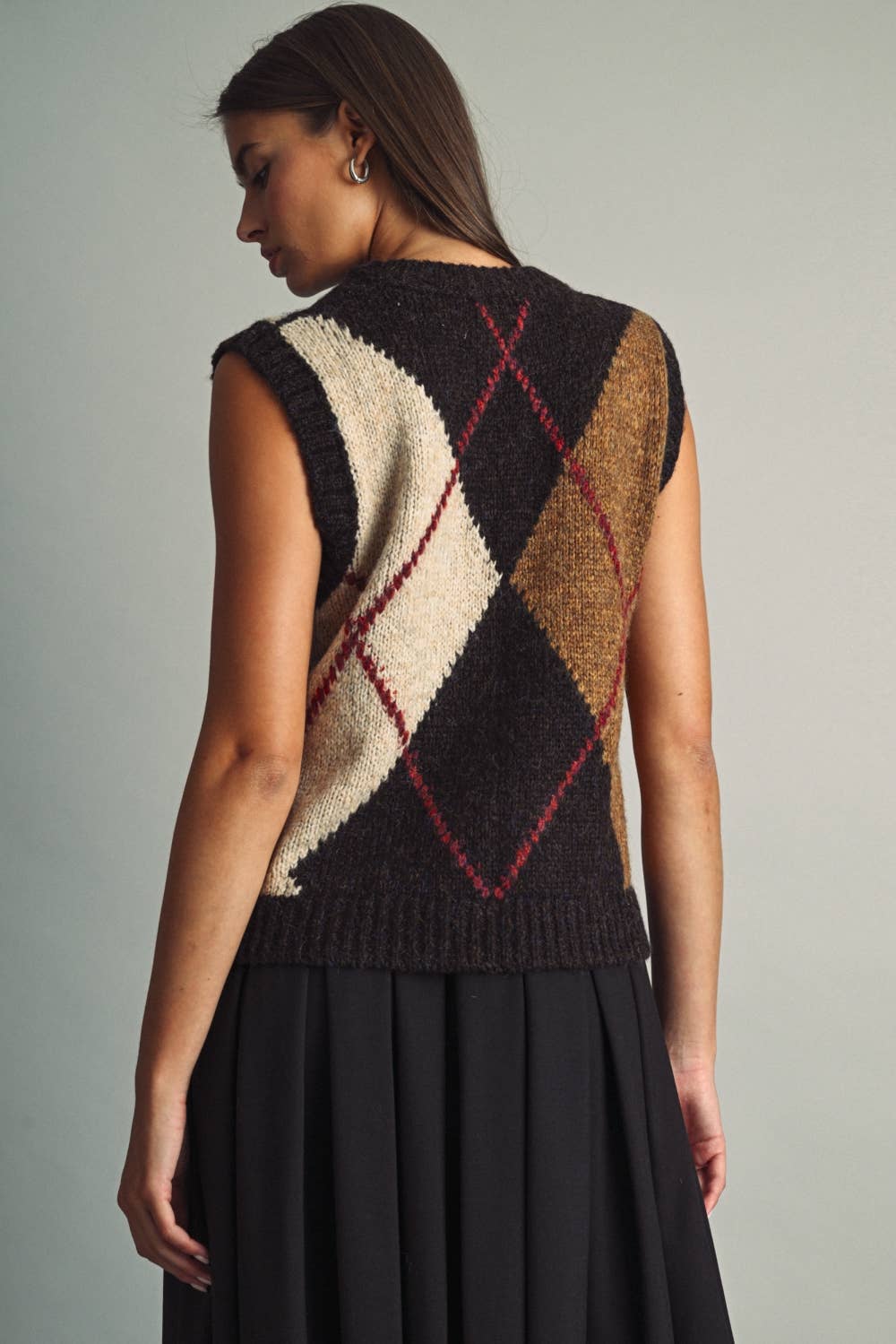 MIOU MUSE - T7044   COLOR-BLOCK ARGYLE SLEEVELESS SWEATER FOR LAYERING