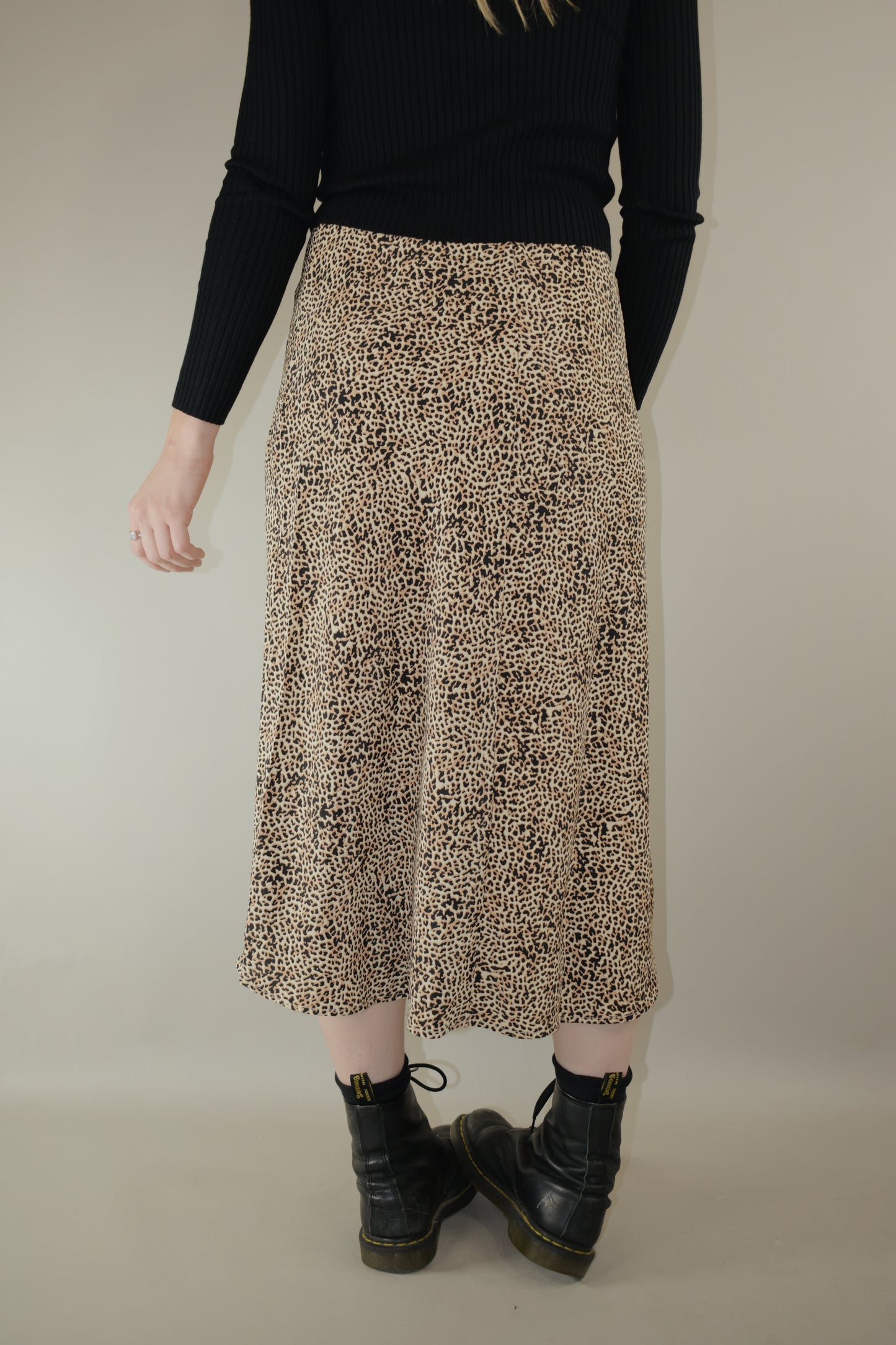 retro style high waisted midi skirt with slit leopard print elastic waist 