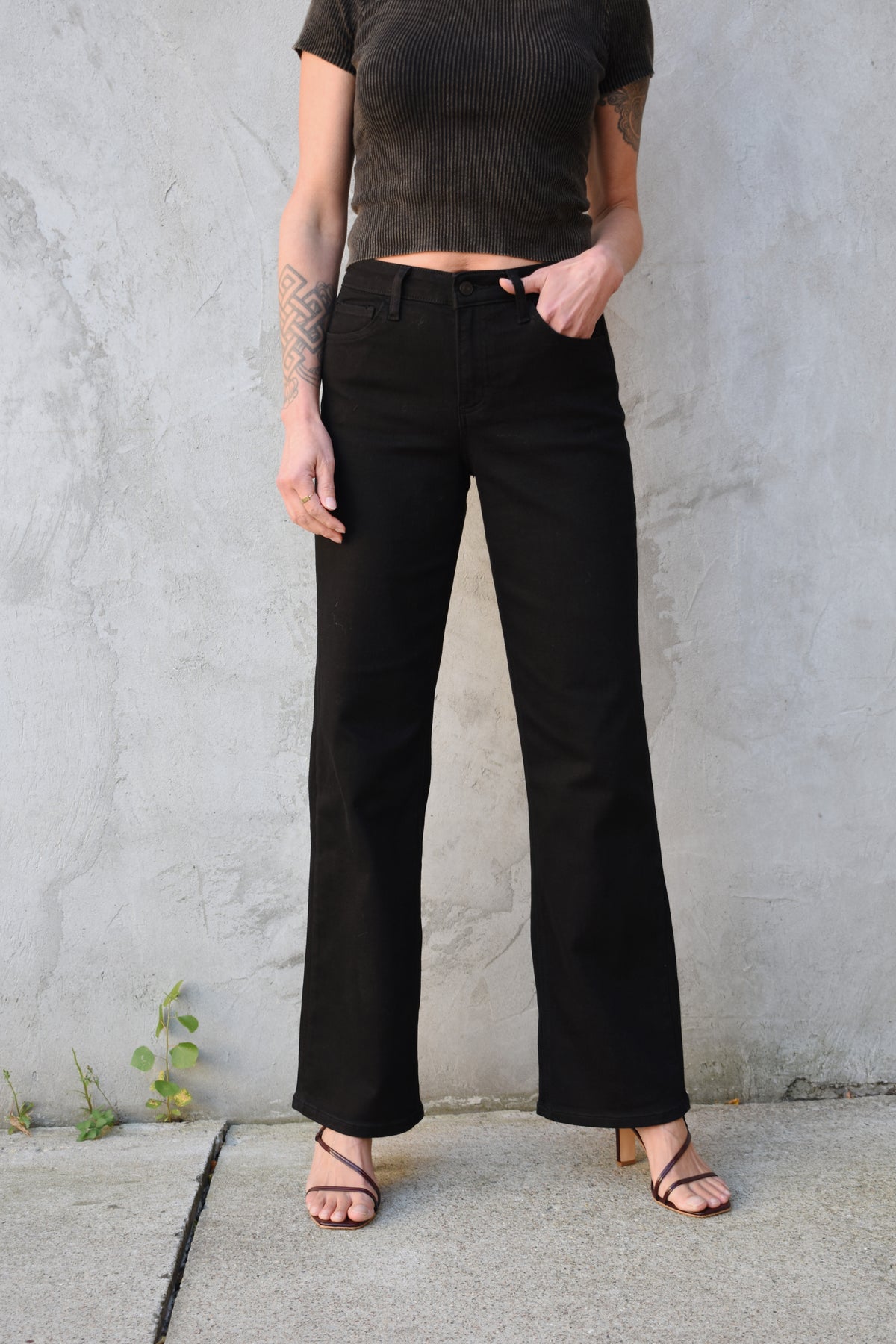black slim wide jeans