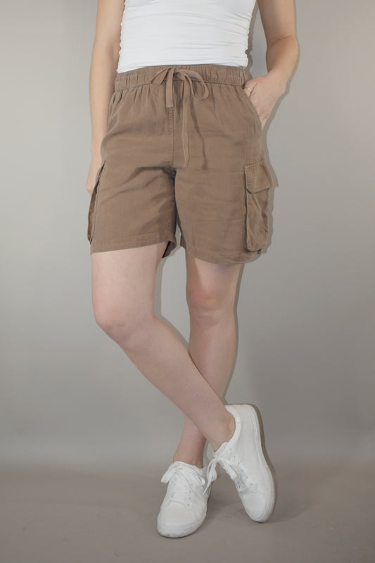 tencel cargo midi length shorts with elastic waistband with drawstring side pockets and cargo side pockets flap back pockets