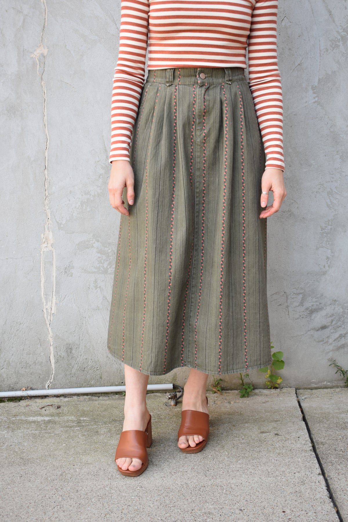 floral accent skirt