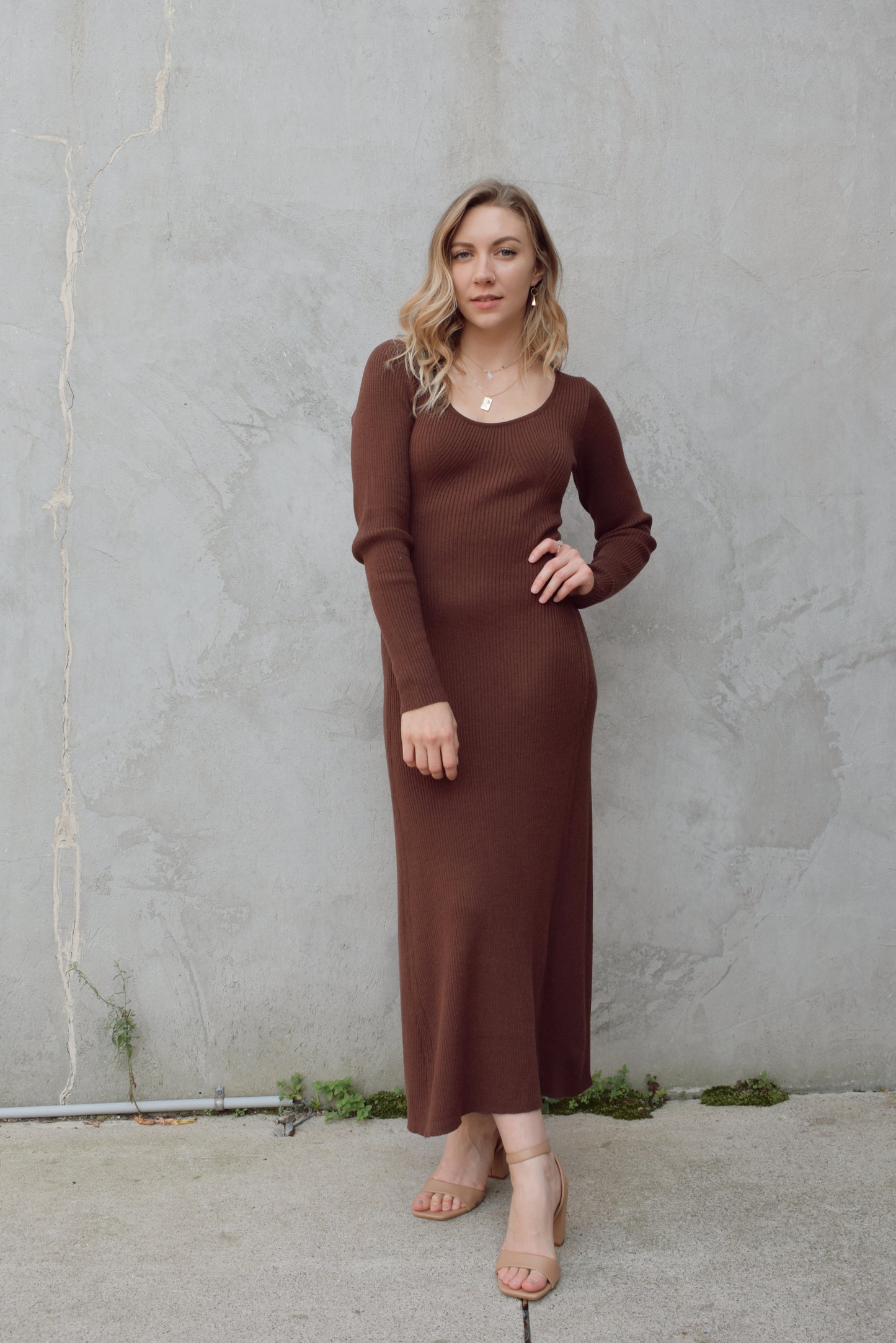 long sleeve scoop neck maxi sweater dress bodycon on top hangs loose on the bottom. stretchy sweater fabric