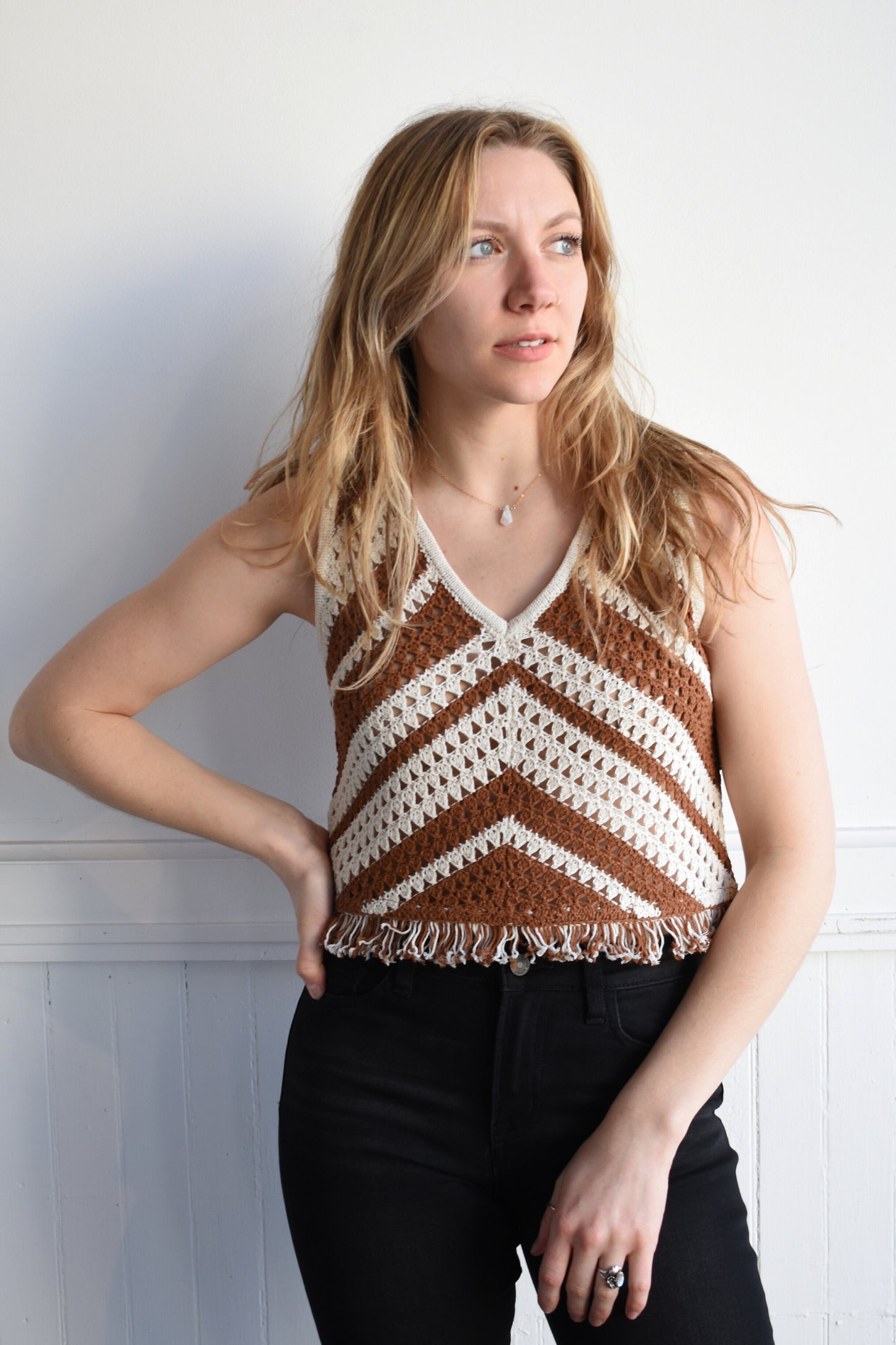 crochet sweater v neck summery chevron pattern fringe at hemline