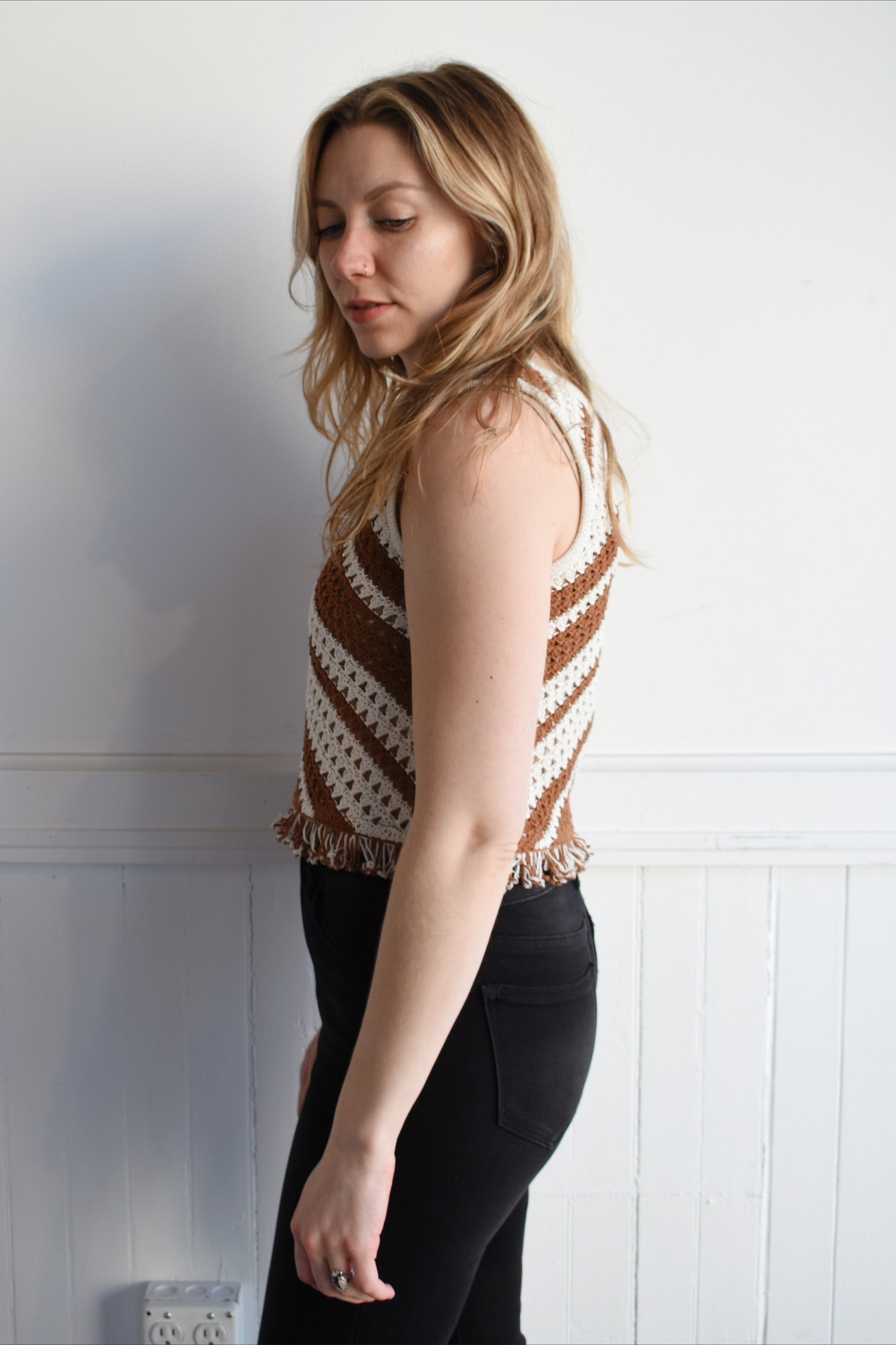 crochet sweater v neck summery chevron pattern fringe at hemline