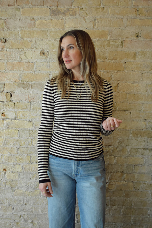 fitted long sleeve striped crew neck, stretchy, horizontal stripes, full length, solid black cuff and neckline