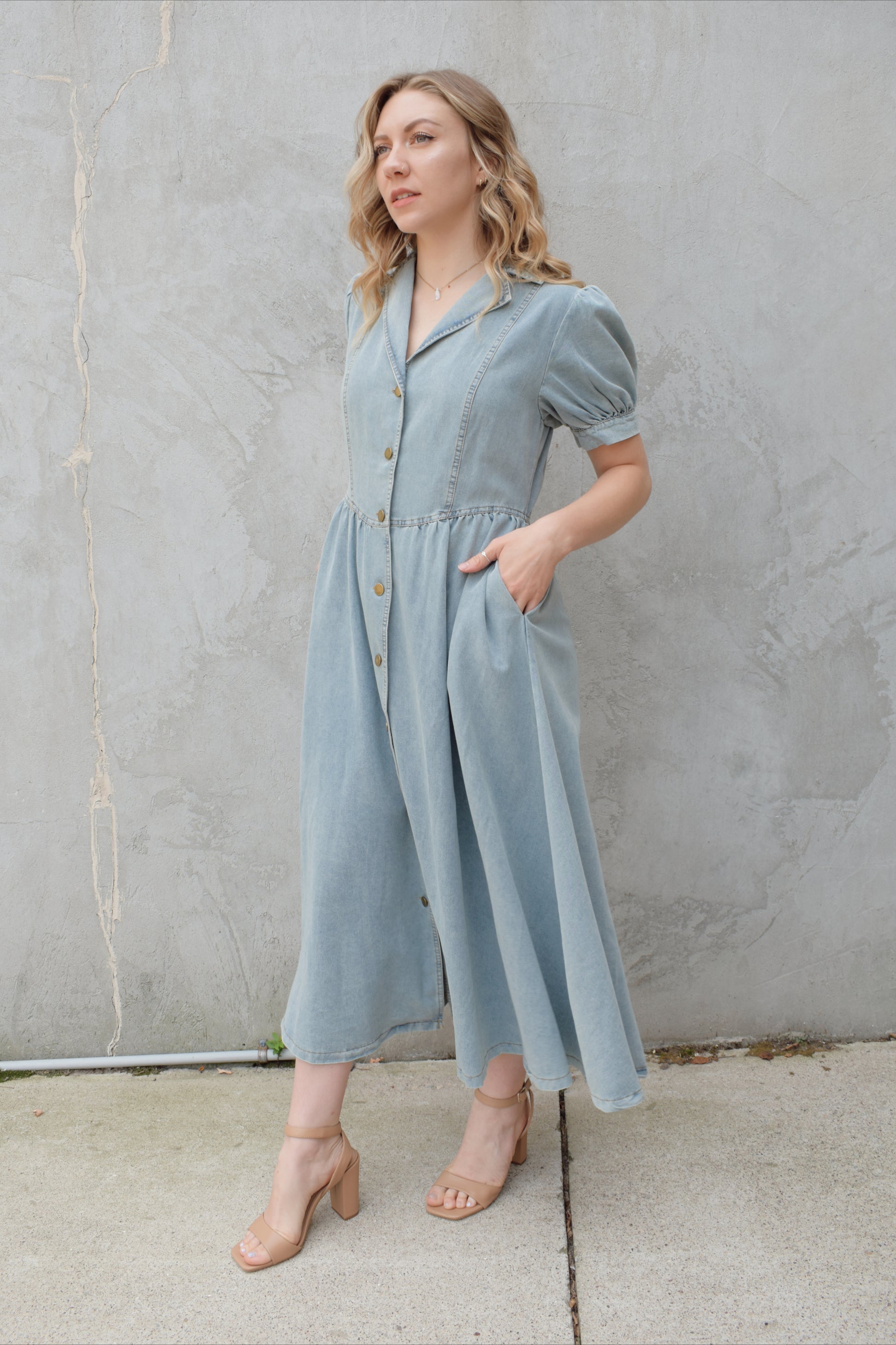 Urban Daizy Short Puff Sleeve Button Down A Line Denim Midi Dress Light Wash Denim / Medium Urban Daizy Short Puff Sleeve Button Down A Line Denim Midi Dress Light Wash Denim / Medium