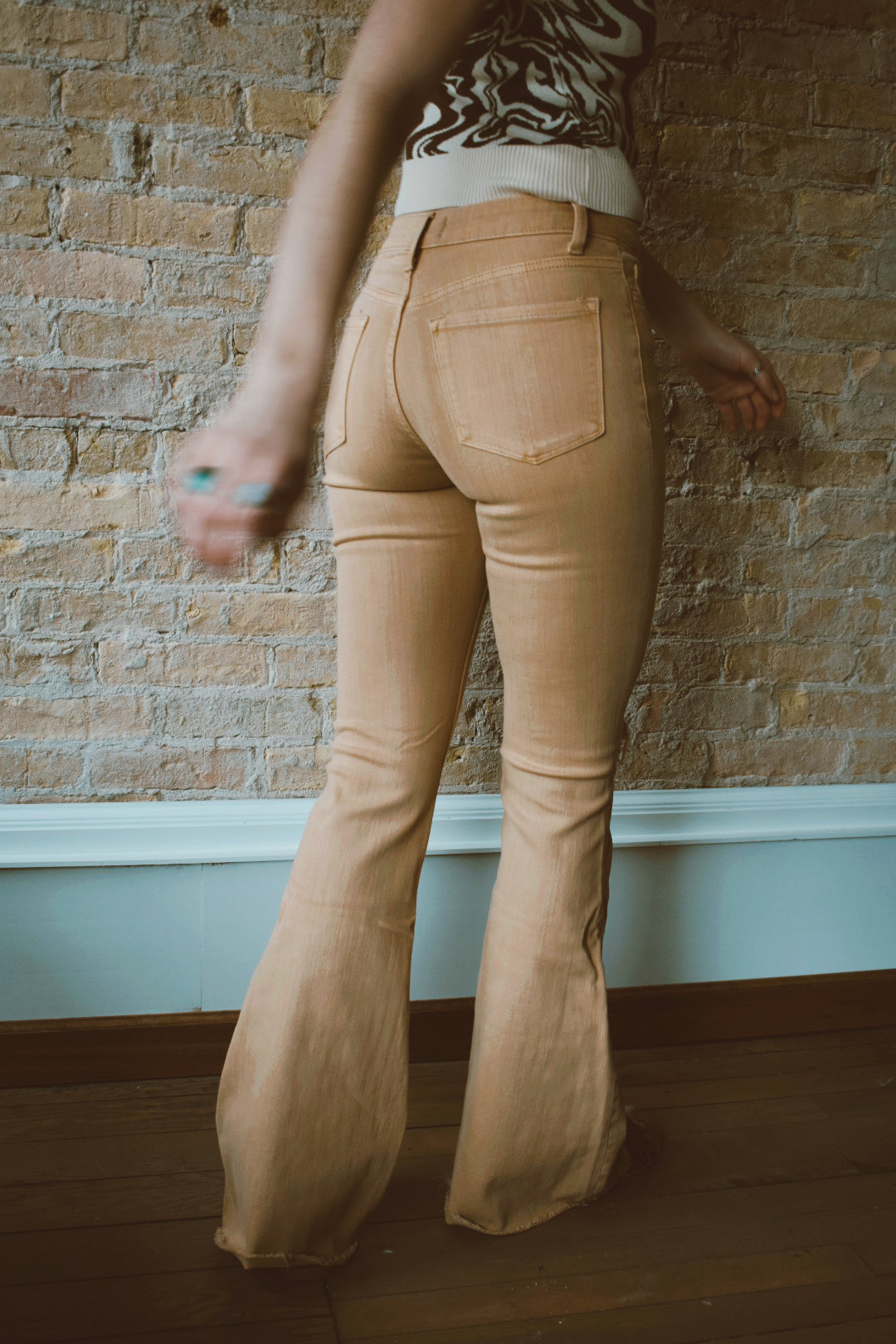 golden colored denim flare jeans high waist stretch vervet boho vibes